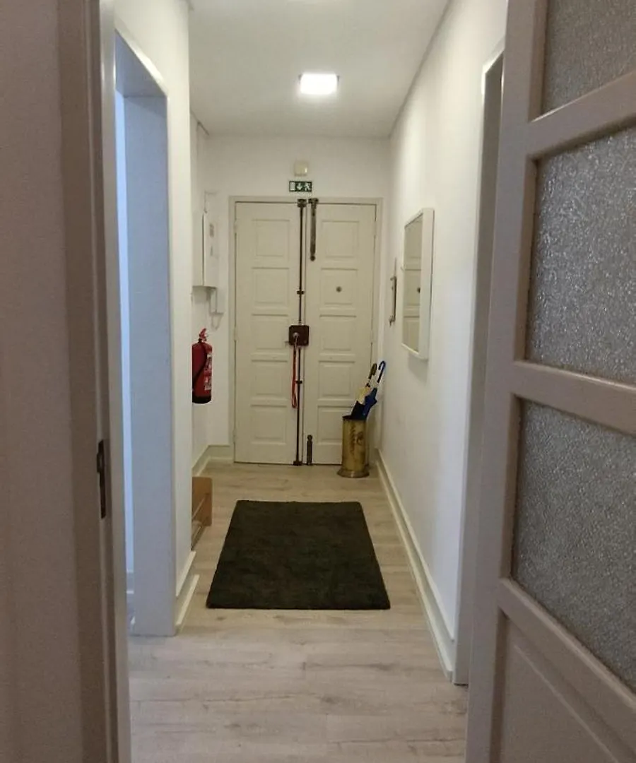 Charming Family Apartment Лиссабон